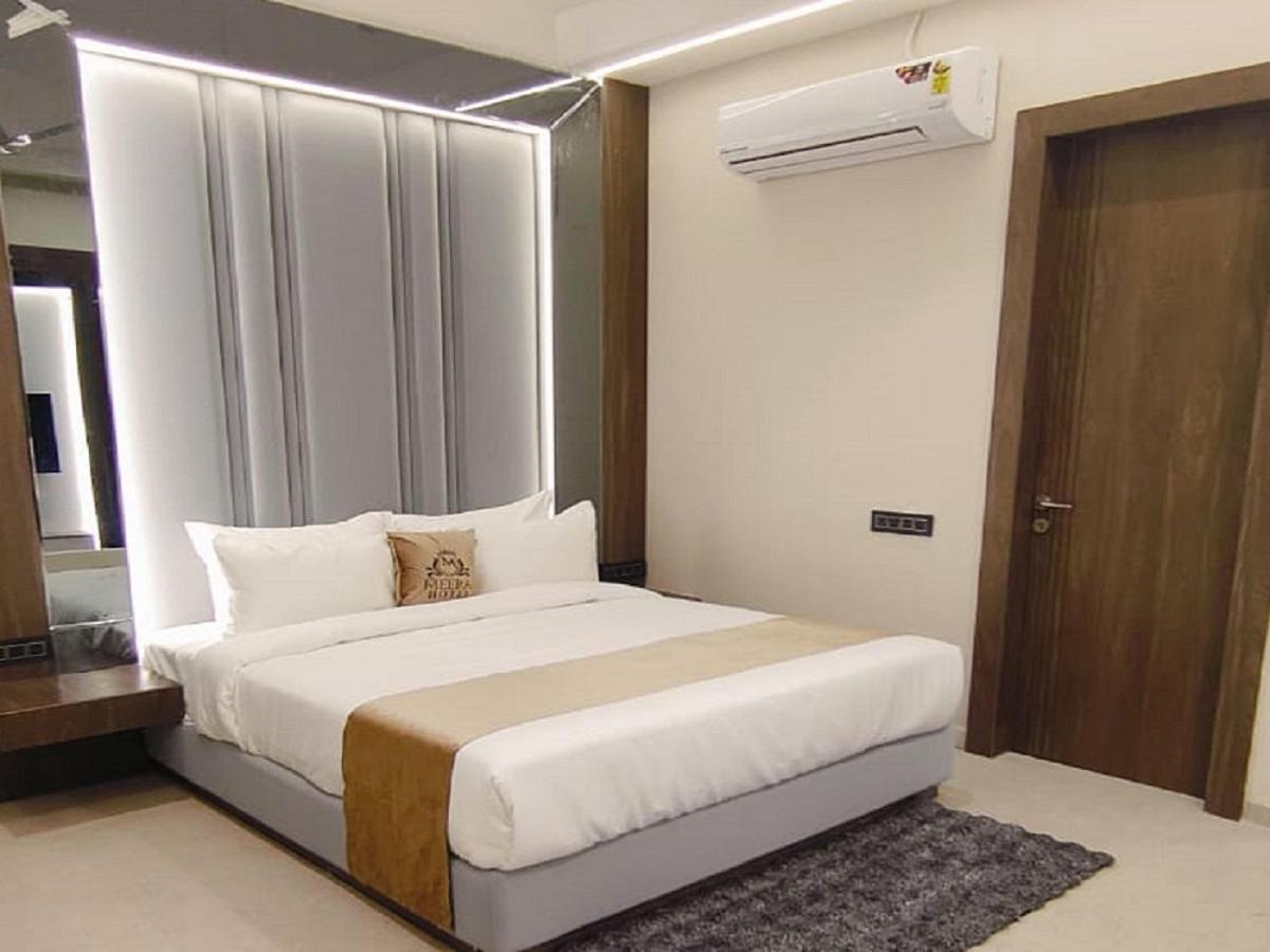 The Meera Hotel Ujjain Exterior photo